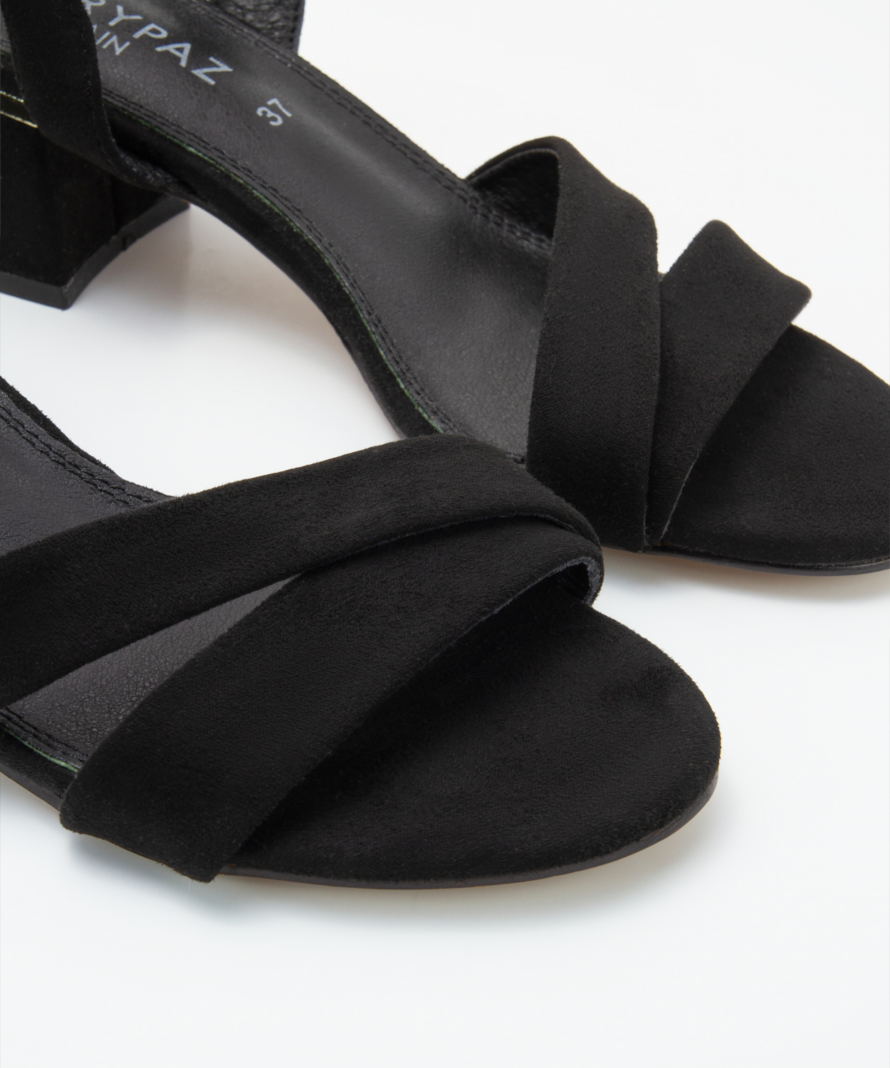 Sand&aacute;lias de salto com pe&ccedil;a met&aacute;lica image number null